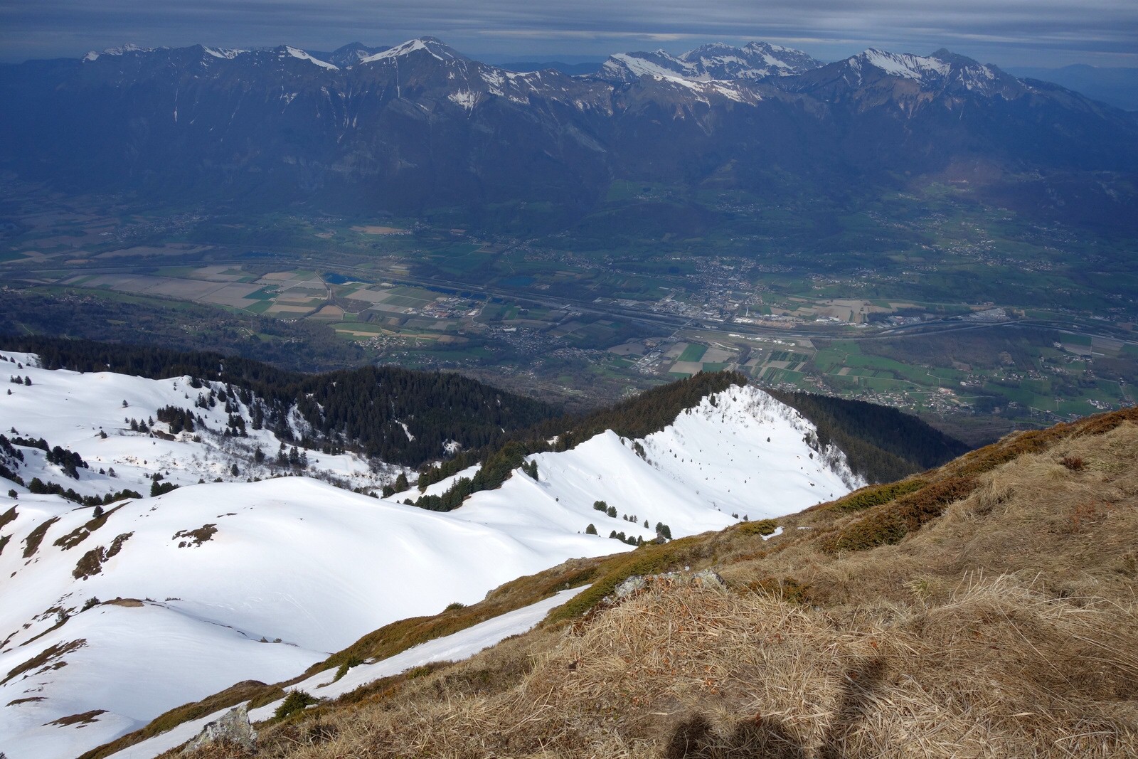 Combe de Savoie et Bauges, aussi dans mes 10km, mais moins enneigées...