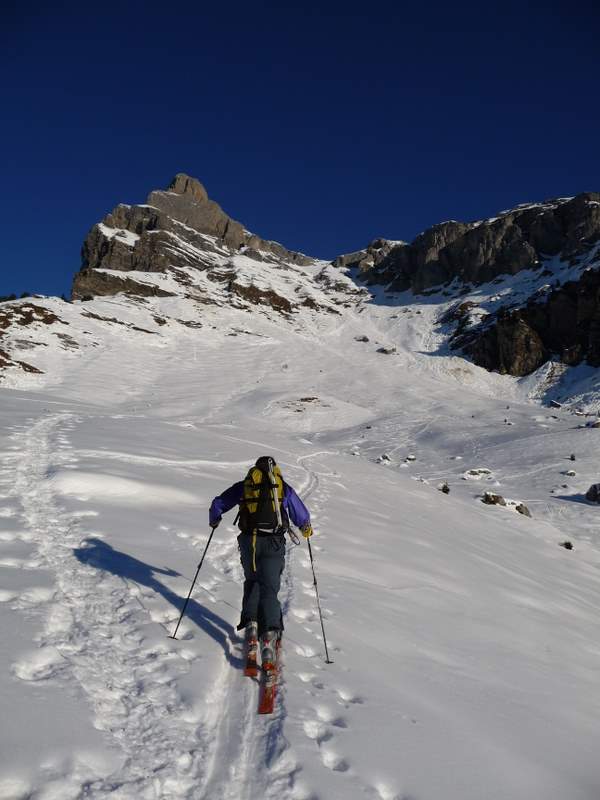 Aiguille de Varan : Montée à l'Aiguille de Varan dans la combe du Vellard