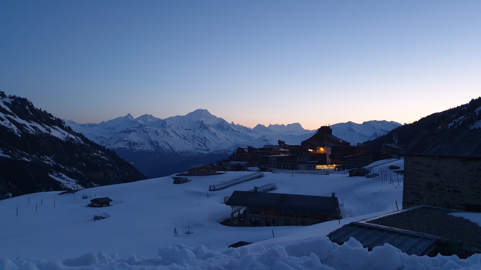 Départ avec vue splendide sur le Mont Blanc