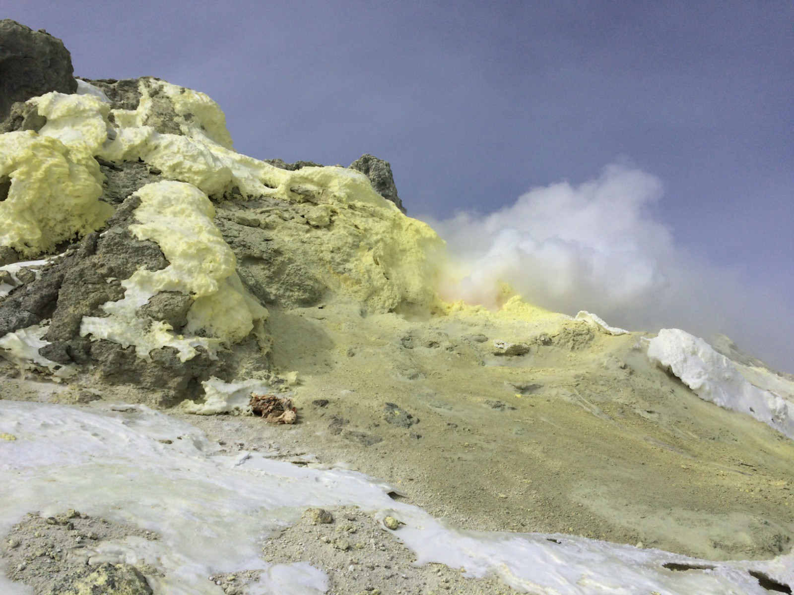 Fumerolles vers 5400/5500m