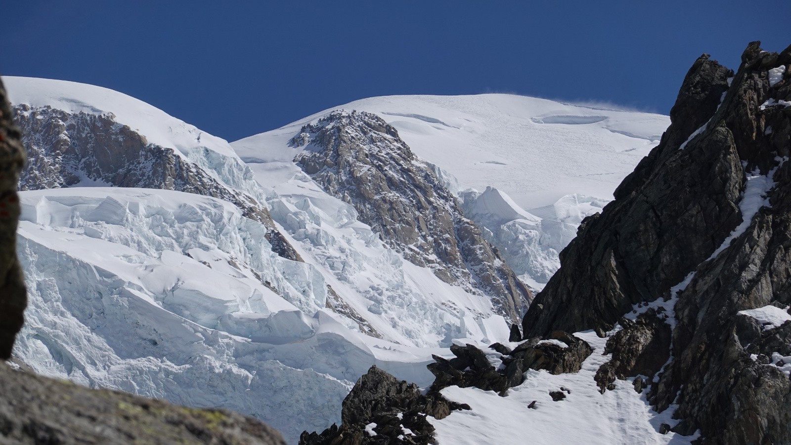 Le Mont-Blanc et sa face Nord prise au téléobjectif depuis le Refuge