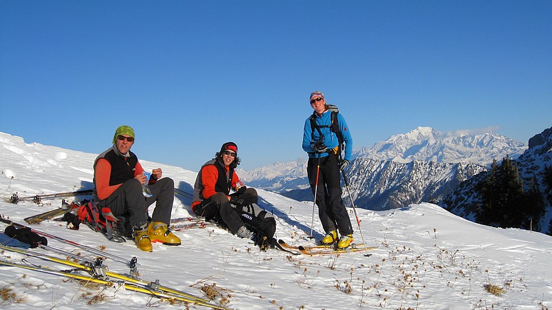 Devant le Mont Blanc : on se restaure et on pense à la prochaine descente