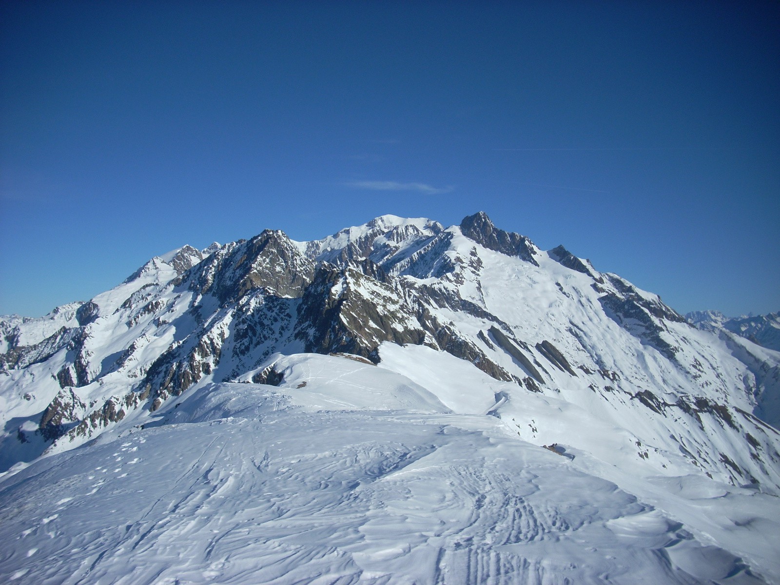 Vue sur le Mont-Blanc et l'Aig. des Glaciers depuis la Tête Nord