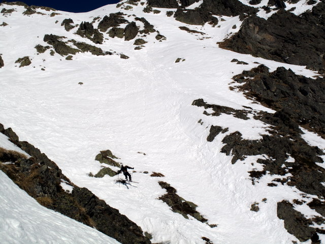 Micka : Même avec ces skis tu skies comme une luge à foin ;-).