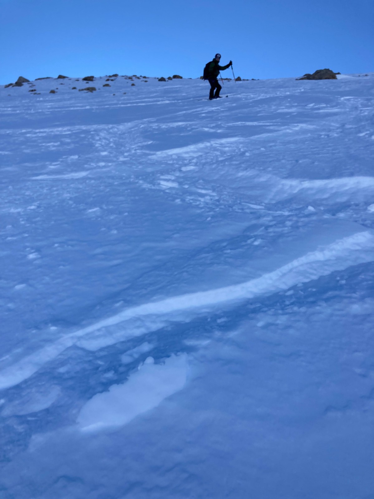 ski entre les rochers