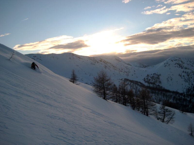 Coucher de soleil : Une dernière courbe pour la route ;-)