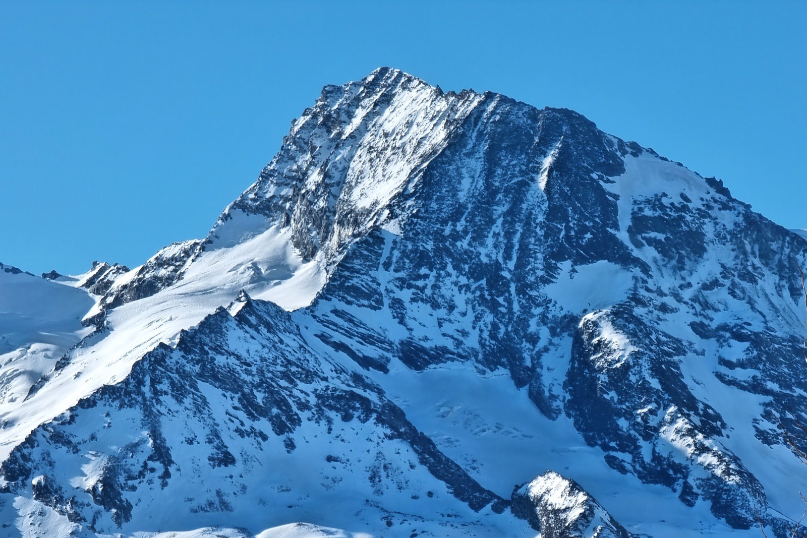 Les Monts Pourri et Turia (à la face plus rocheuse que glaciaire!) 