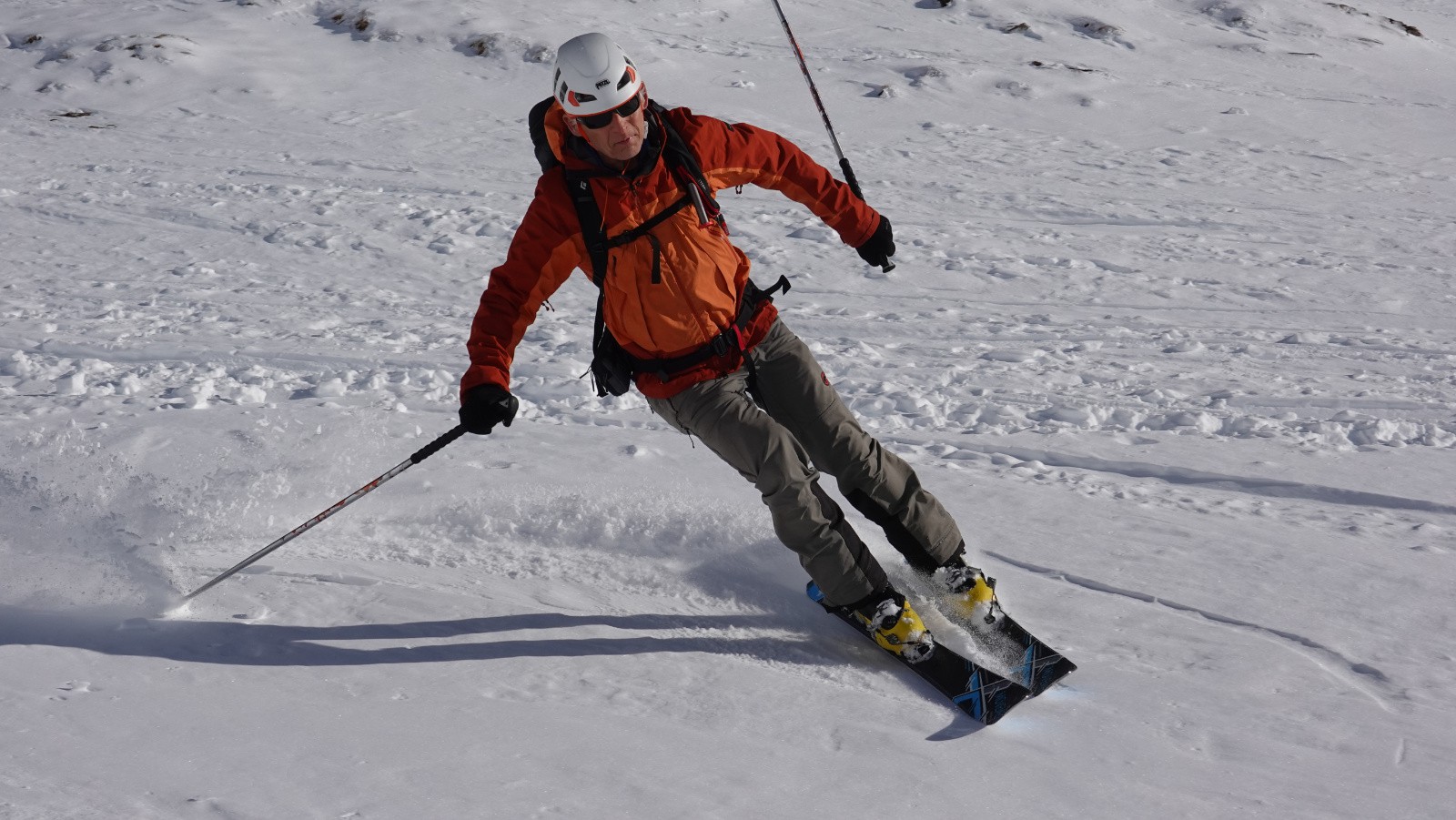 Bonne neige style piste de ski sur le haut