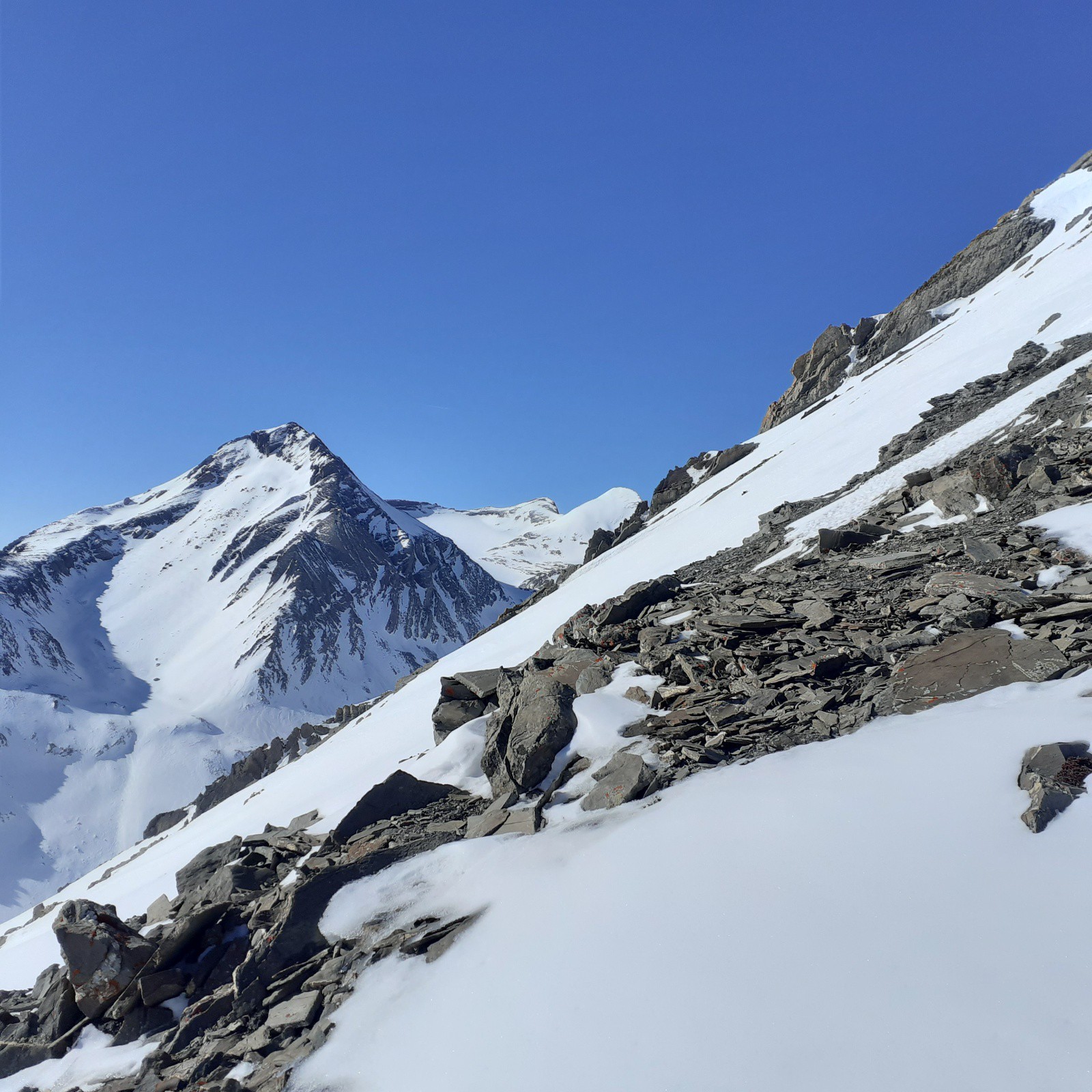 Sur l'arête finale, vers le glacier Lombard et l'Aiguille du Goléon