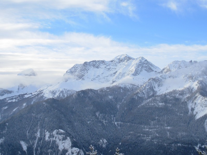 La grande séolane : La grande séolane, 2909 m, enlève son chapeau (au fond à gauche)