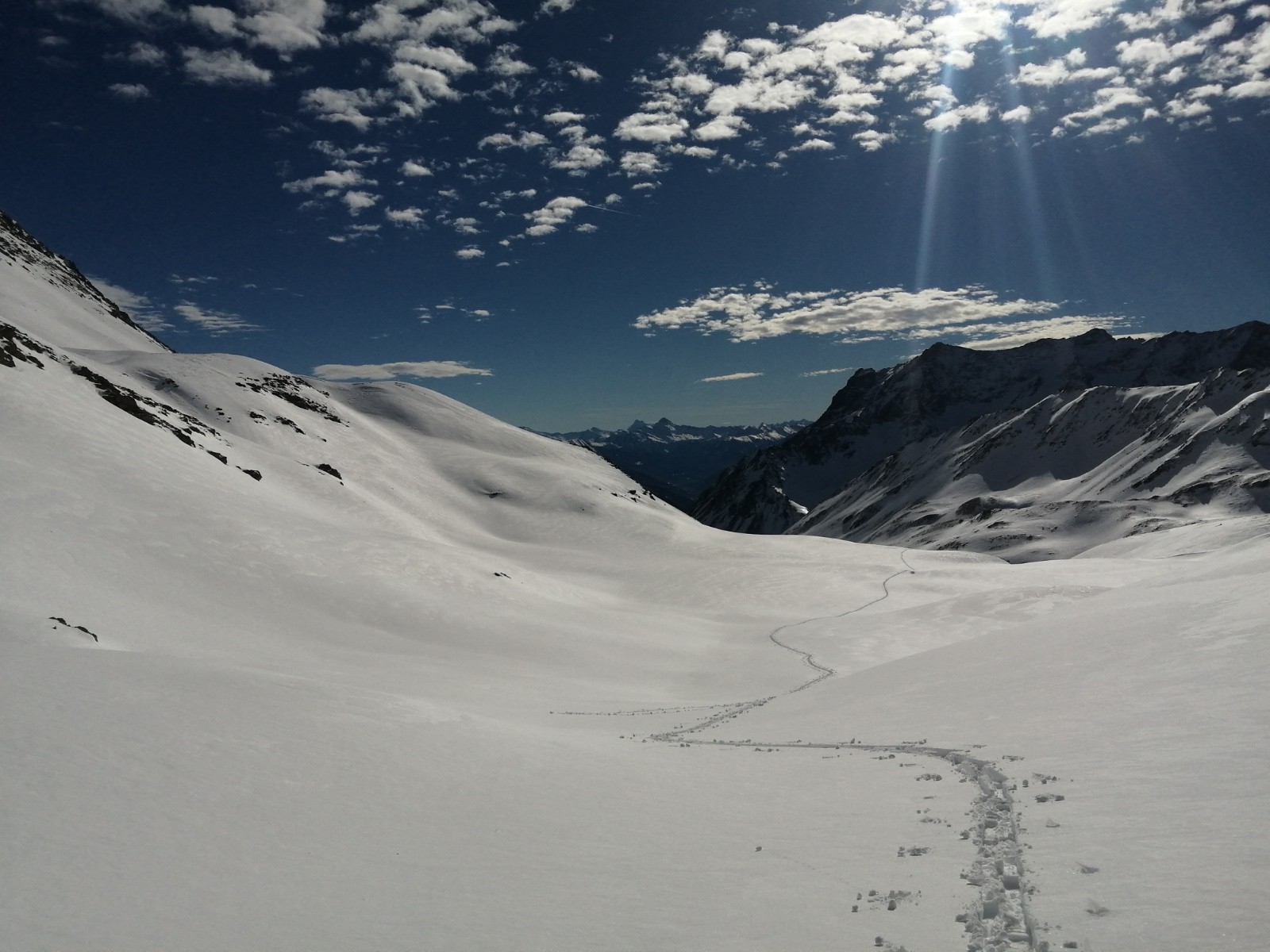 Un vallon immaculé que je raye de mes carres 