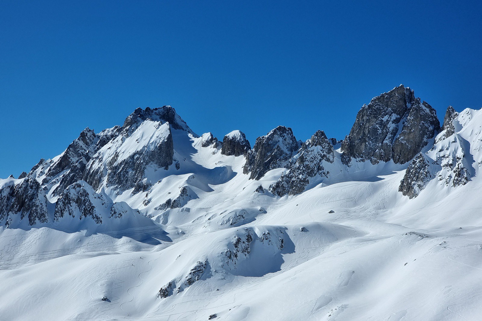 Grand Pic de la Lauzière et Aiguille de la Balme.&nbsp;