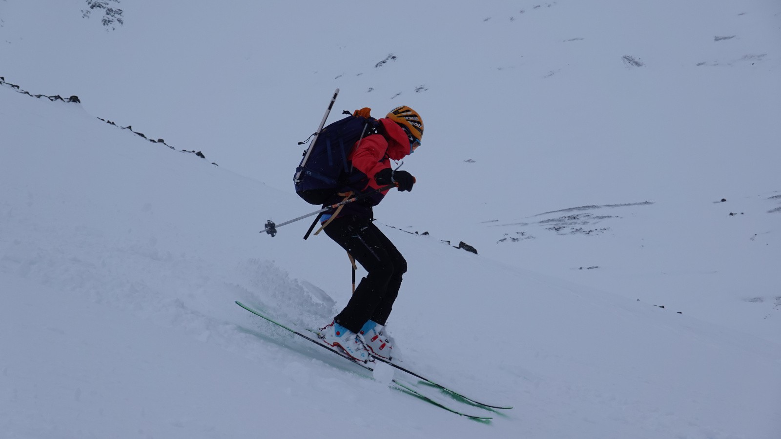Neige néanmoins un peu physique à skier