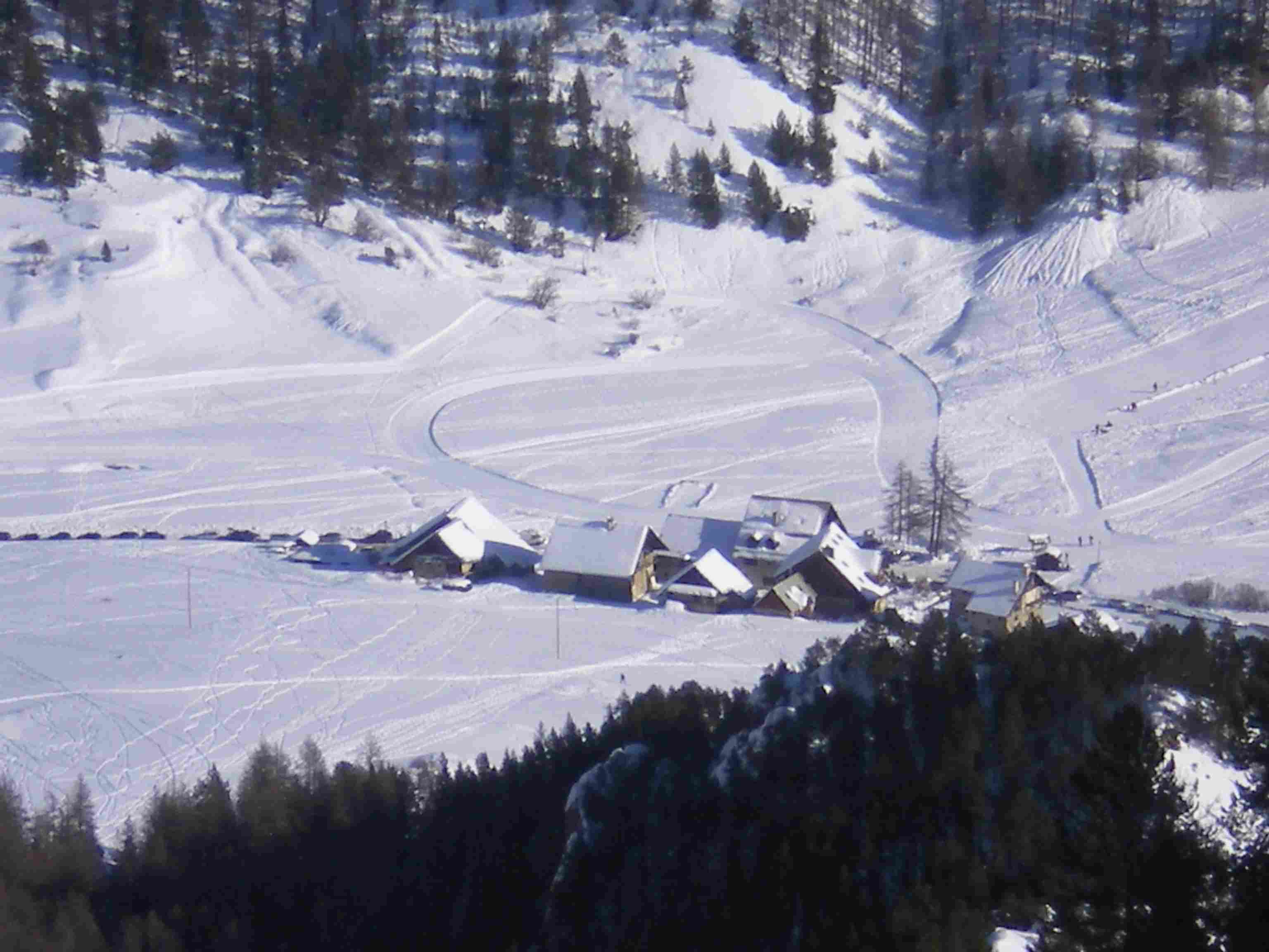 Laus : Le hameau du Laus depuis le haut de la combe du Malazen