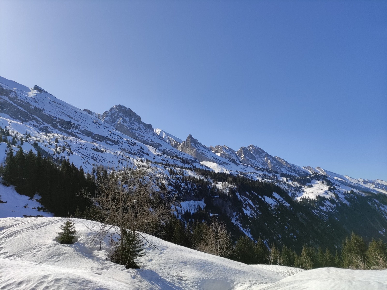 combes des aravis, vue depuis&nbsp; le chalet du planet