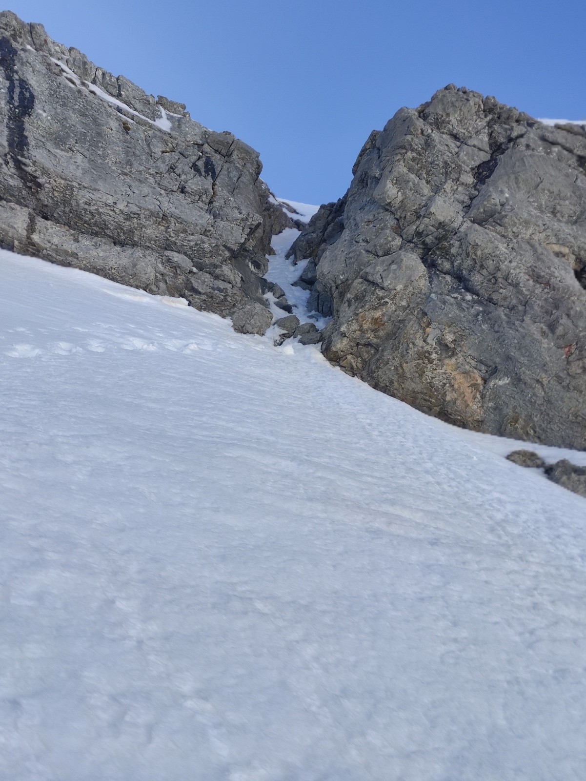 couloir&nbsp; pour accéder à l'arête de la pointe de Chombas