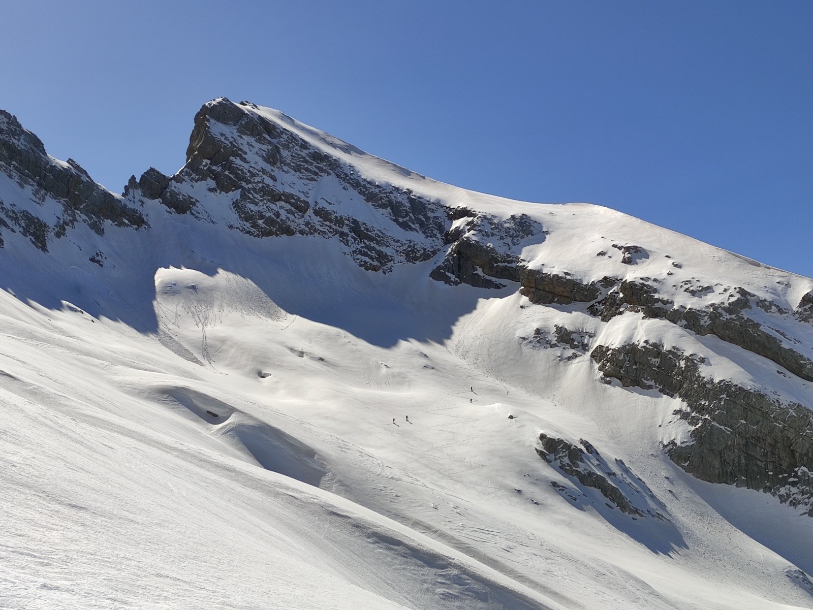 Zoom Pointe de Chombas, le petit couloir pour y accéder est au centre