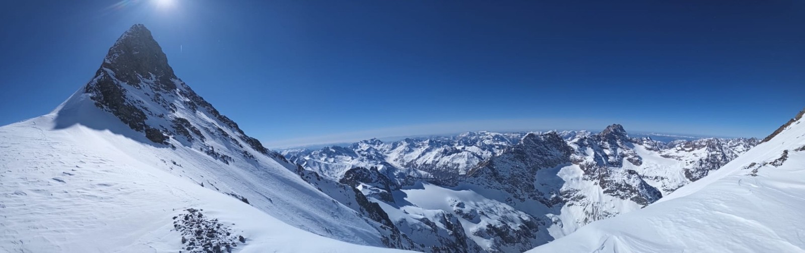 &nbsp;L'antecime à droite du sommet&nbsp;