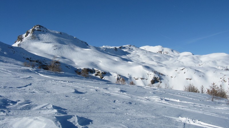Depuis le sommet : vue sur Pinfol, la tête de Vautisse est cachée derrière.