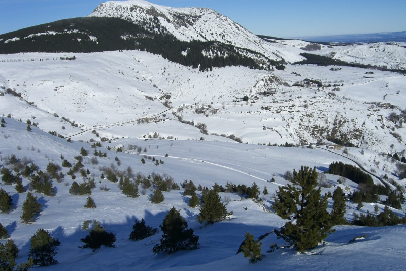 1ère descente : Un champ de neige facile jusqu'à La Saliouse pour se mettre en jambes.