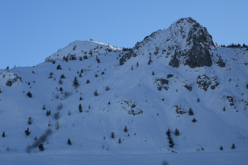 Couloir skié sous les 2 roches : Quelques boules ont dévalé dans cette forte pente