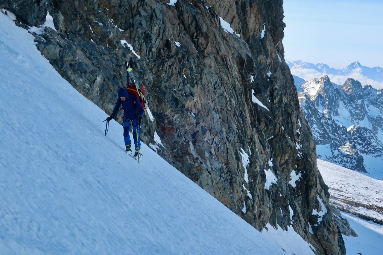 Dans le couloir vers le refuge Marco e Rosa