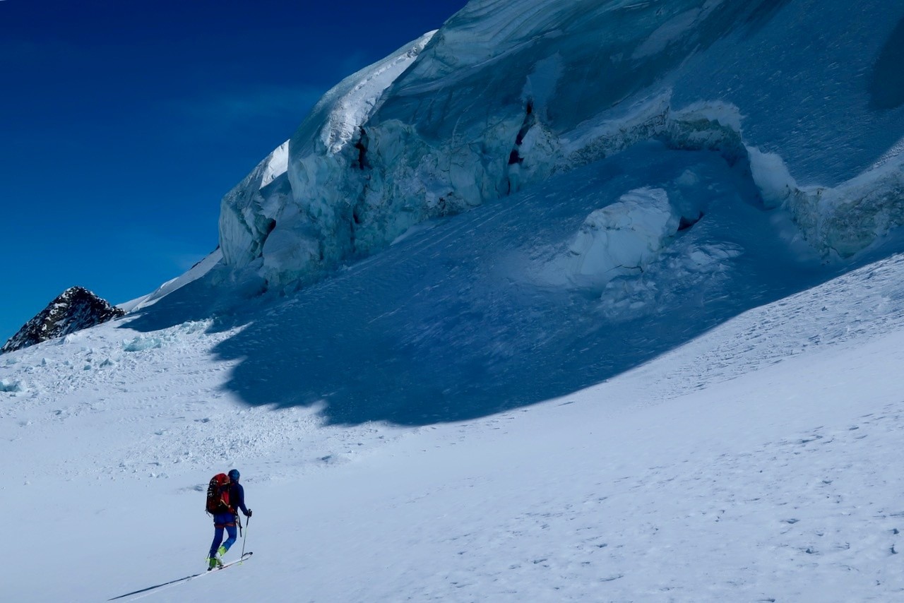 Sous les seracs de Bellavista