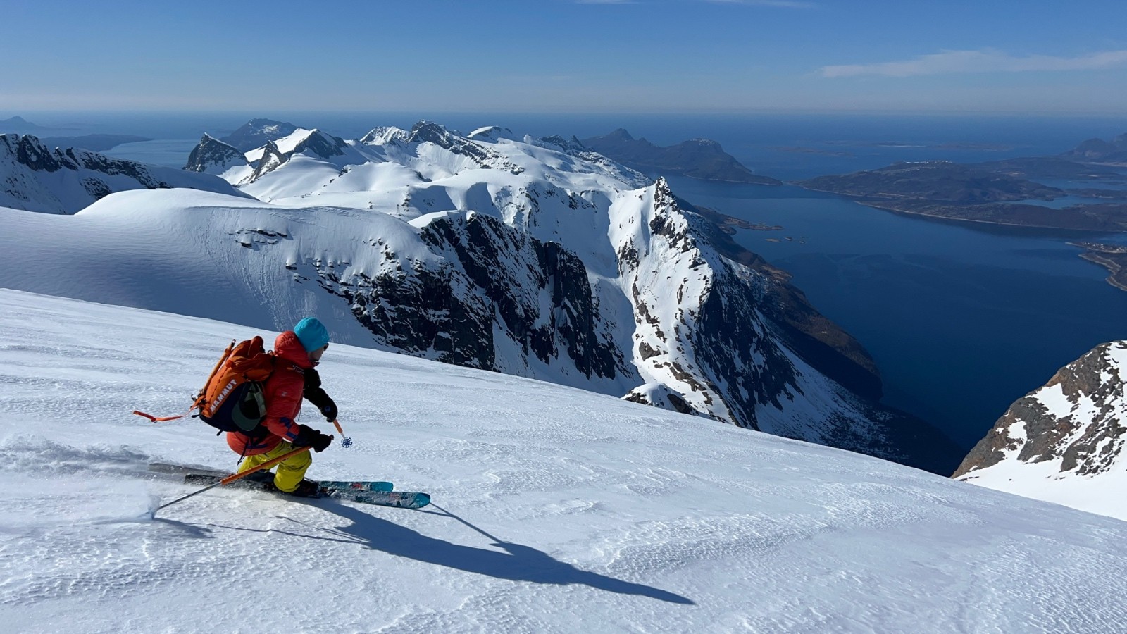  Ski devant le Glomfjorden.