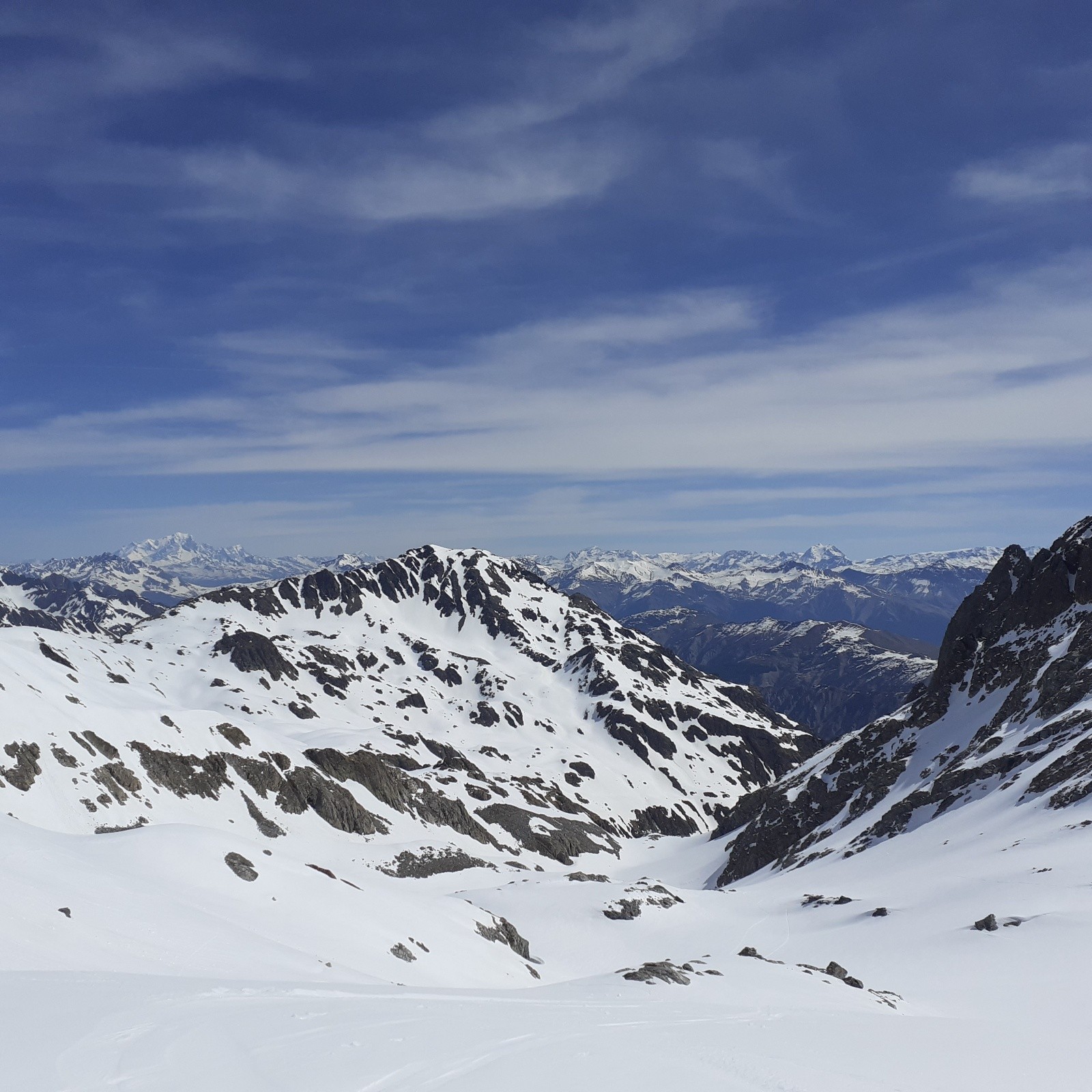 La Cime du Sambuis bien encadrée par le Mont Blanc et la Grande Casse