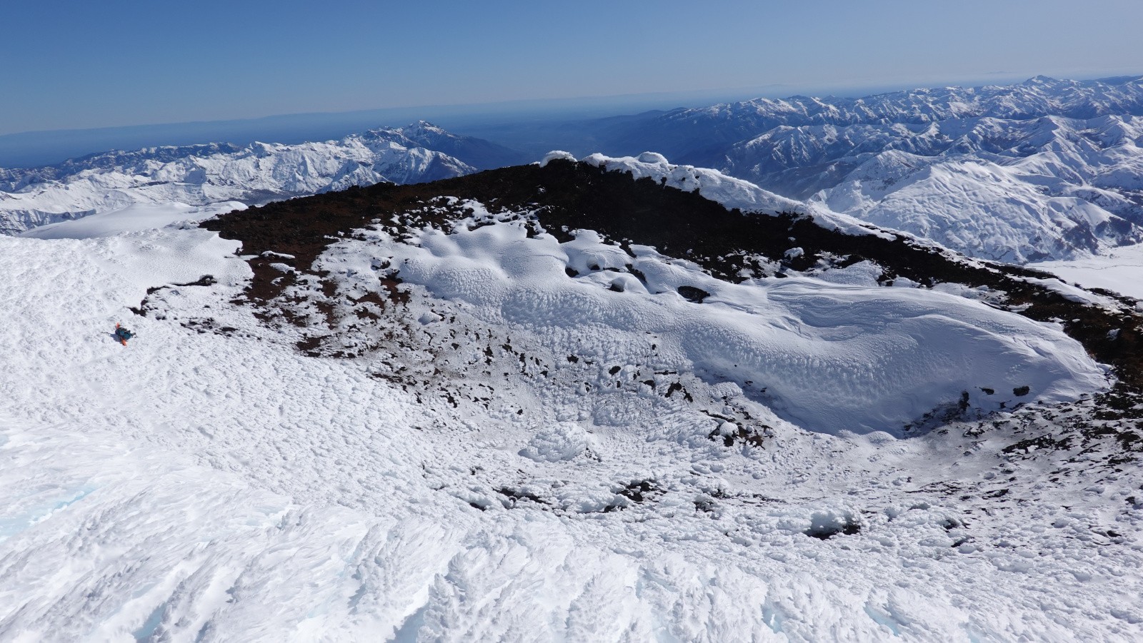 Le cratère du volcan Antuco
