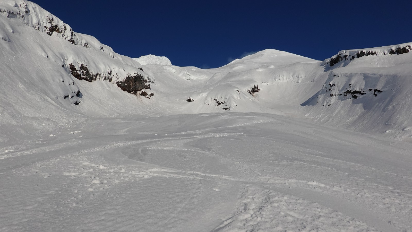 Du bon ski ici sur fond de volcan Villarica