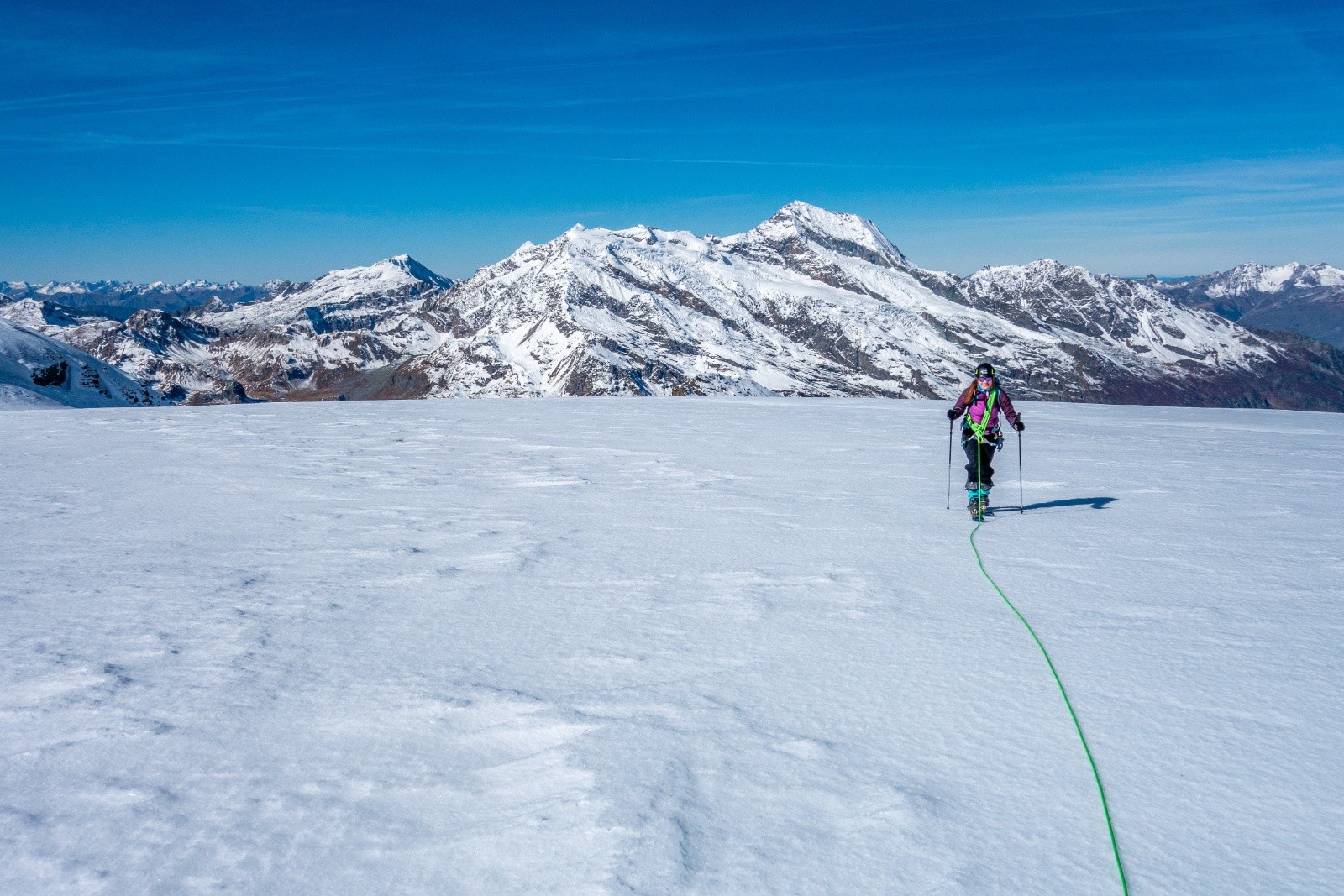  Encordement sur la glacier malgré la neige béton