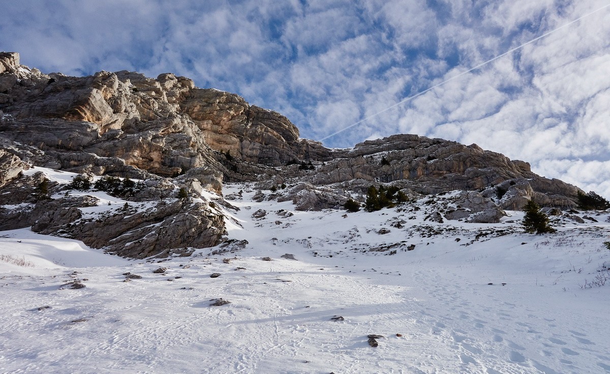 Traversée sous les contreforts SW...