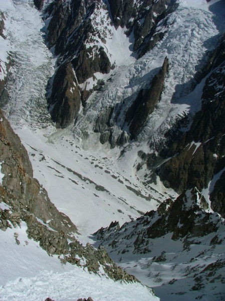 couloir depuis le haut : Plus que 1000m jusqu'au glacier de Miage.