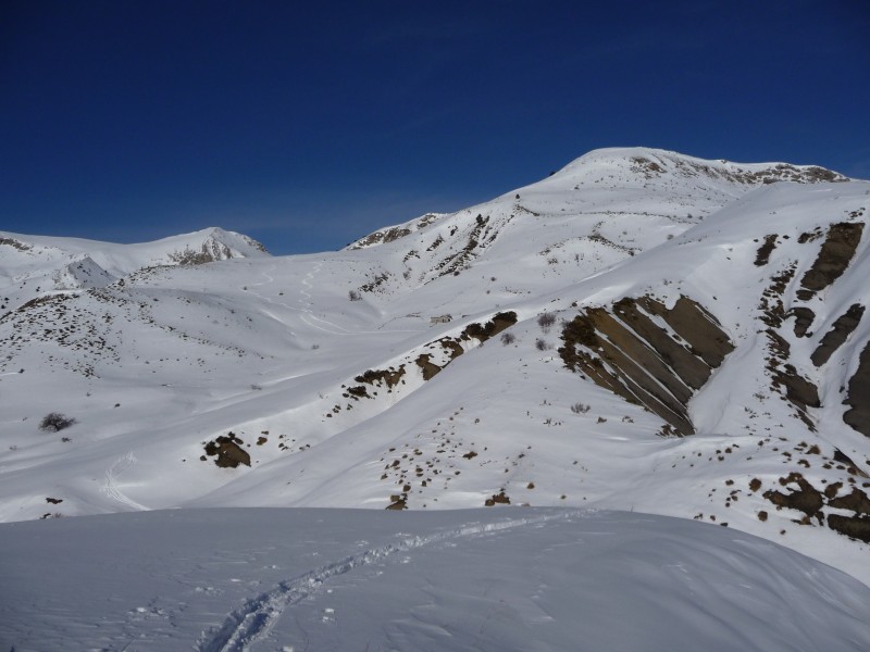 Descente de Chine : Trace de descente de chine vers la cabane des Prés et le Col de Baran et remonter sur les cloches.