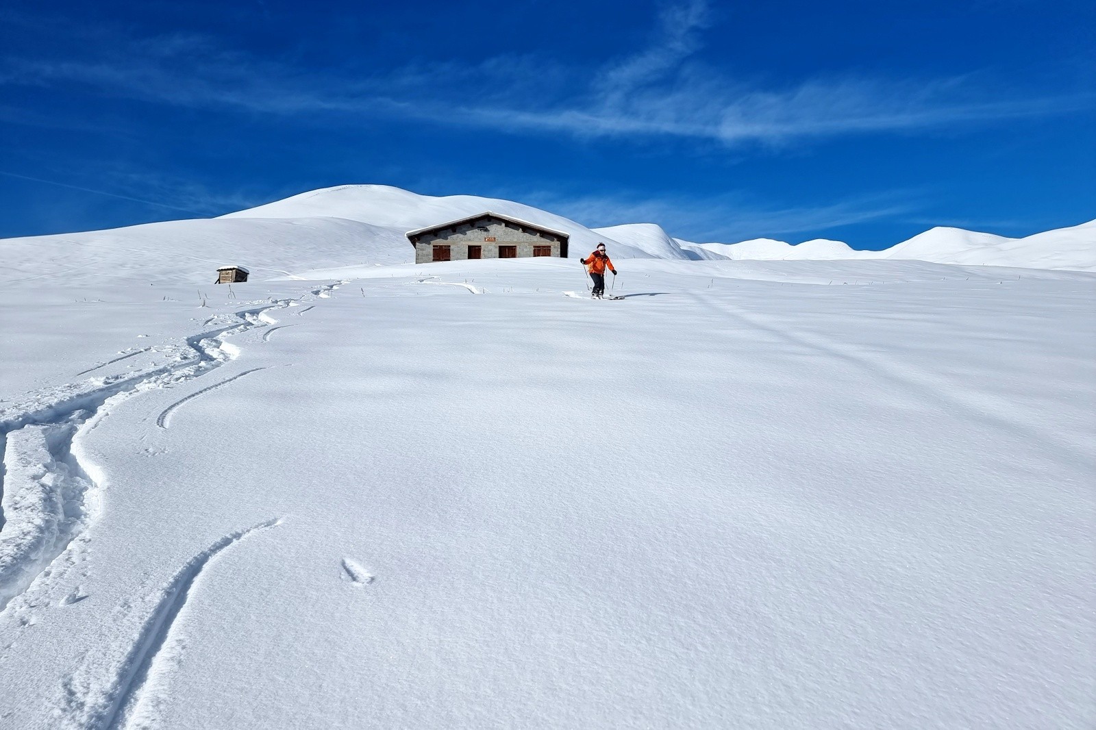 Quelques virages poudreux, à hauteur du chalet du Rey, rompent la monotonie du traçage. 9