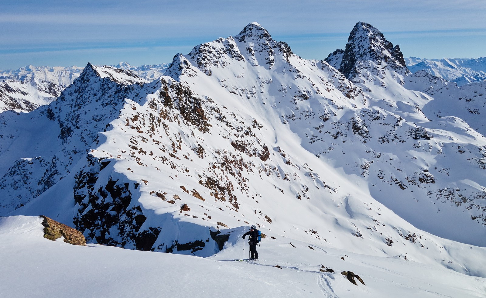 Panorama sur Comberousse et Puy Gris...
