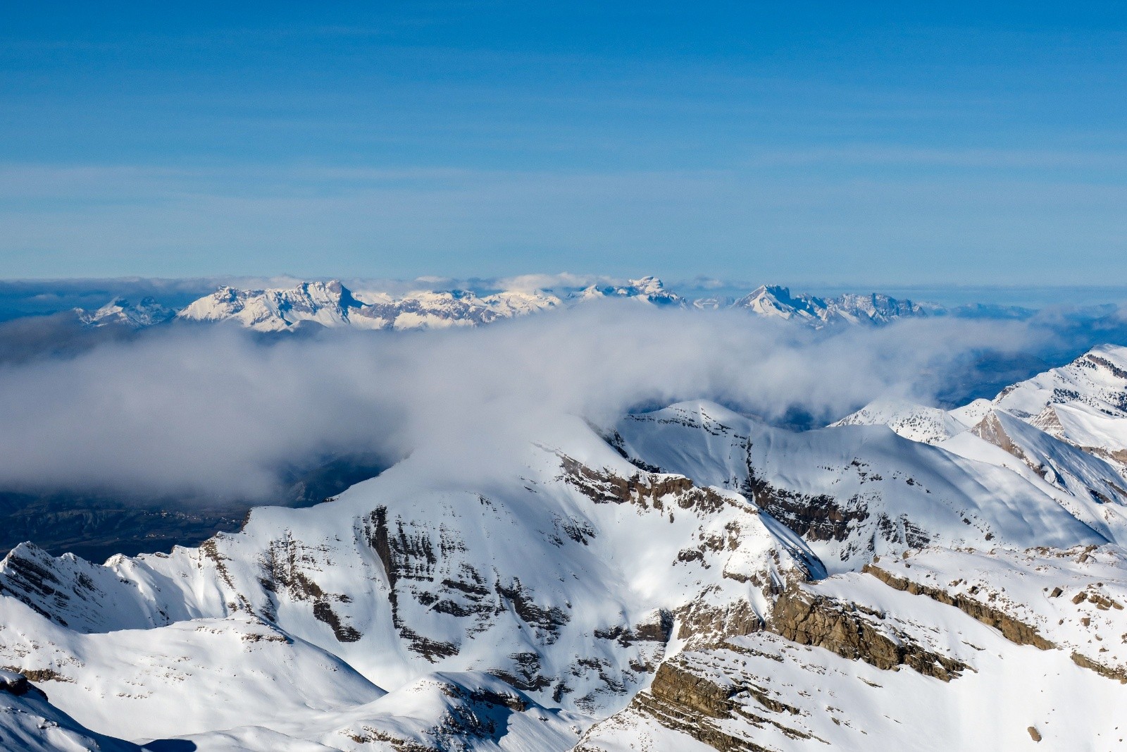 &nbsp;Au sommet, vue sur le Devoluy