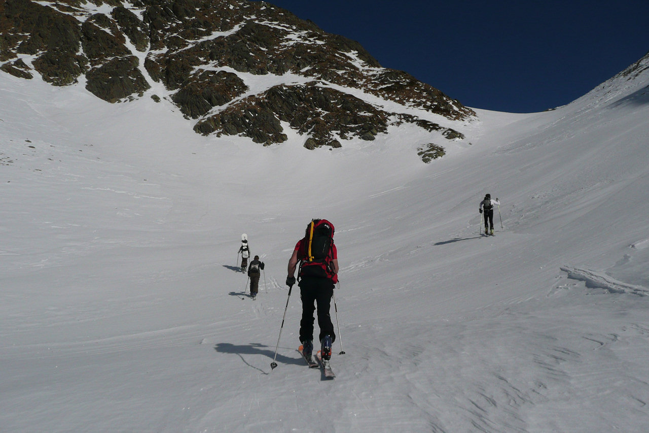 remontée Grande Valloire : Enfin le soleil, mais la neige de décaille pas. Les couteaux seront nécessaires.