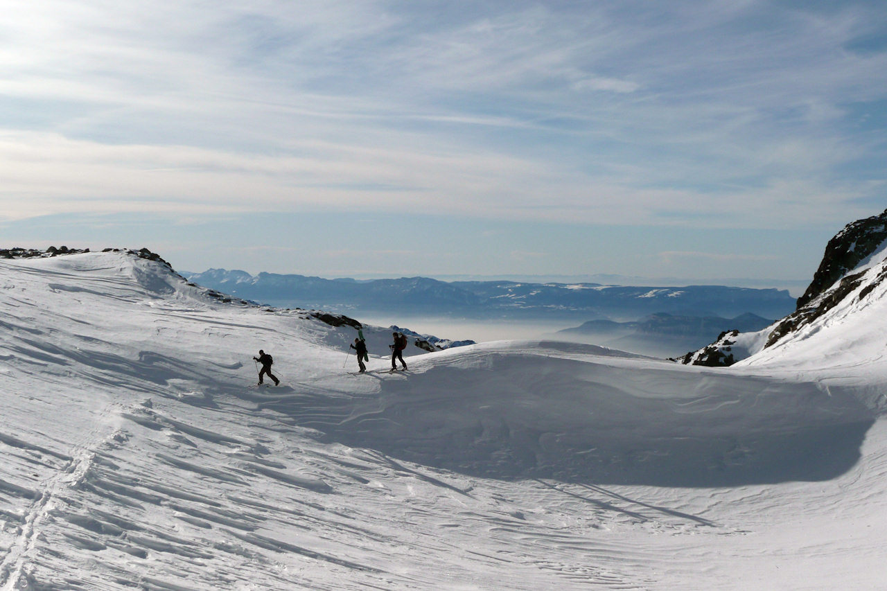 Après le lac Glacé : Neige toujours bien travaillée par le vent