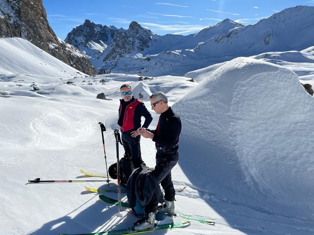 une petite pause sur fond de Crête du Raisin