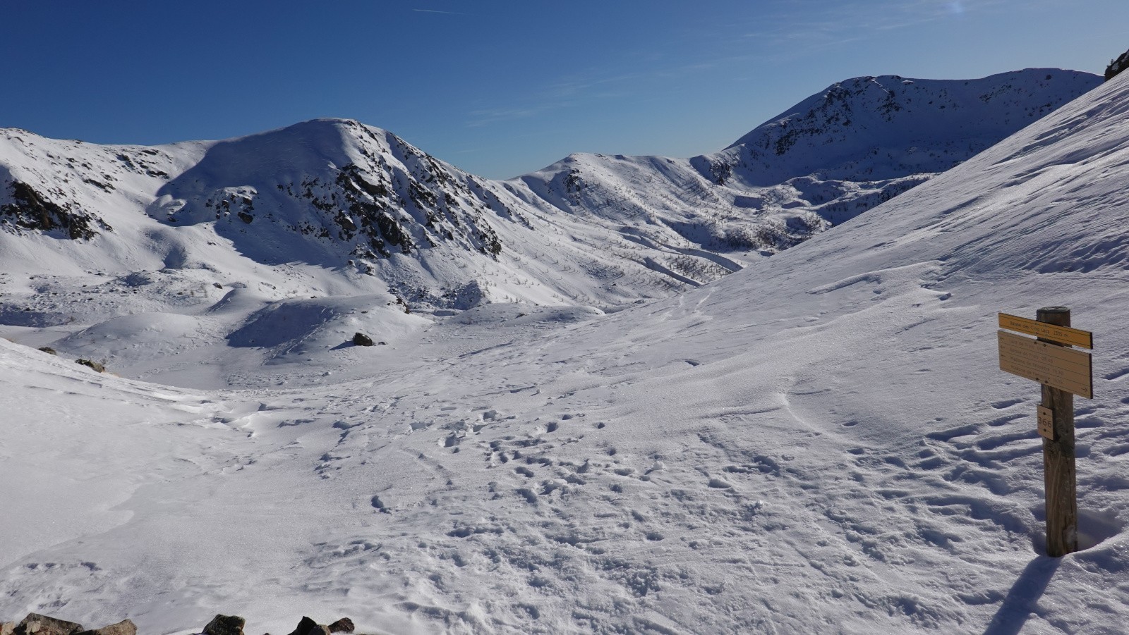 Coup d’œil dans le rétro sur fond de Cime de la Valette de Prals