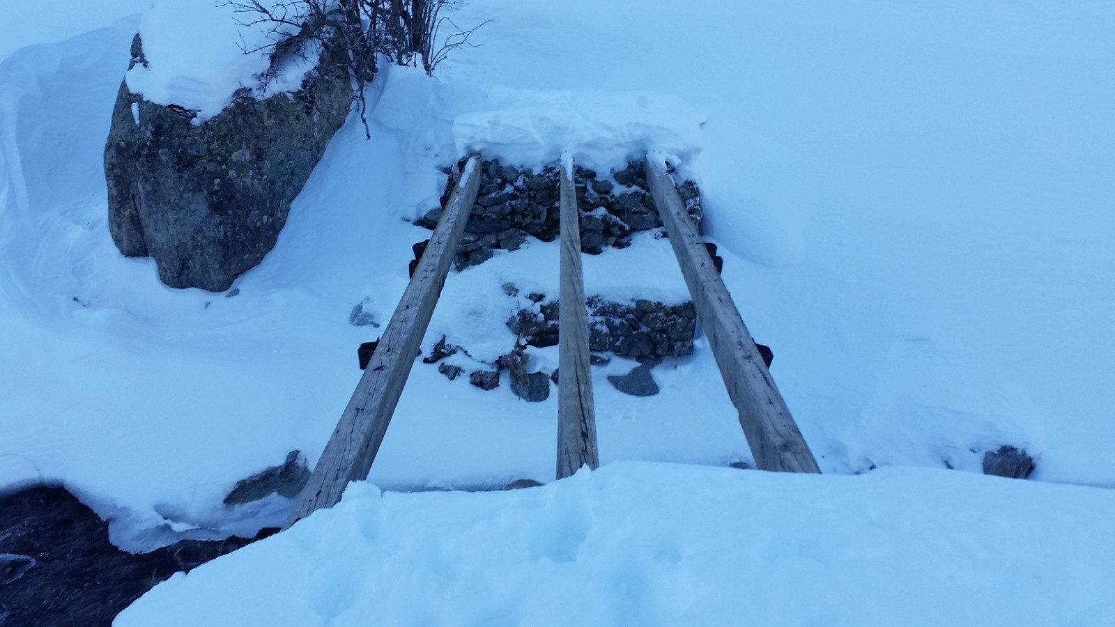 toutes les passerelles sont retirées en hiver... 