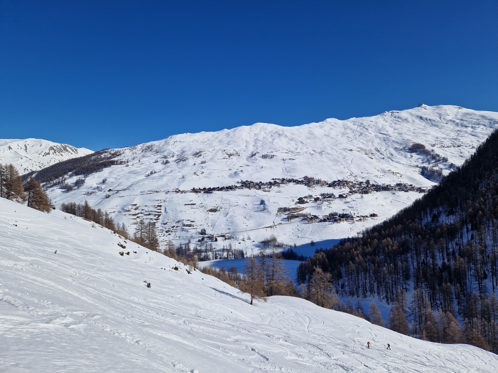 Vue (en arrière) vers Saint-Véran