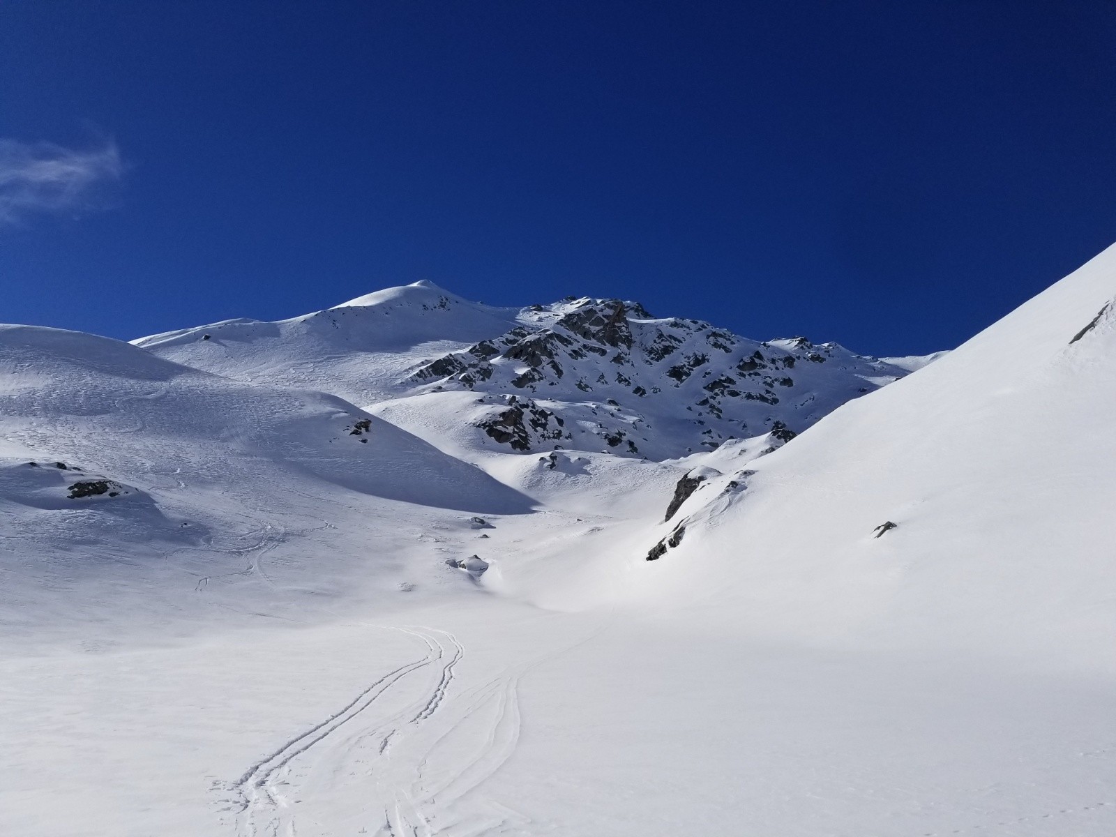 Descente de la Pointe de la Grande Combe depuis le plan des Aigues