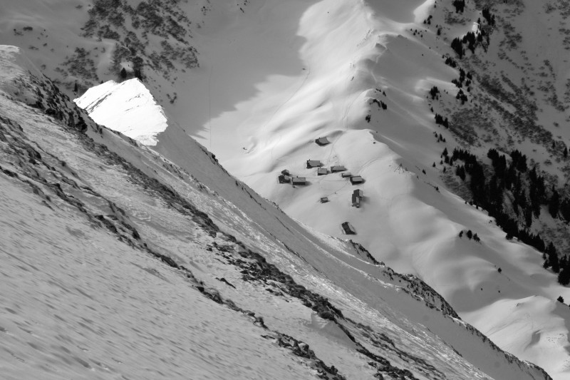 jalouvre face ouest : les chalets de Lessy vus de la face