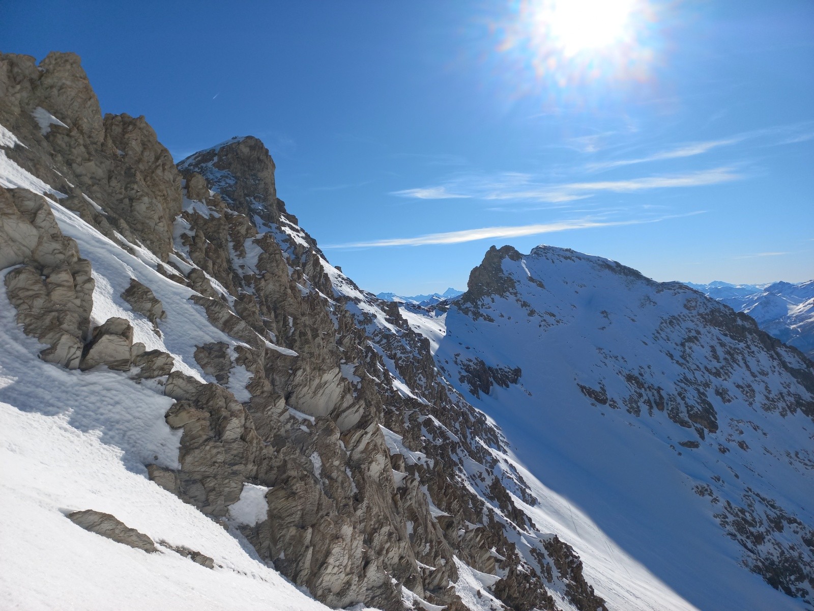 Clos julien depuis le couloir