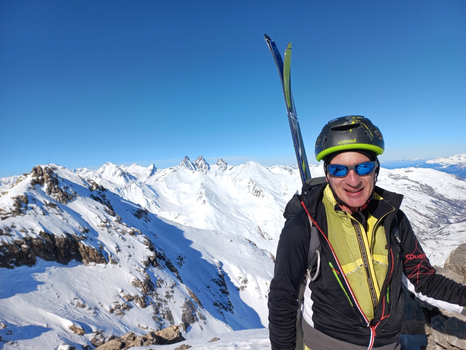 au sommet, Philippe&nbsp; avec le Galibier ouest sur la gauche