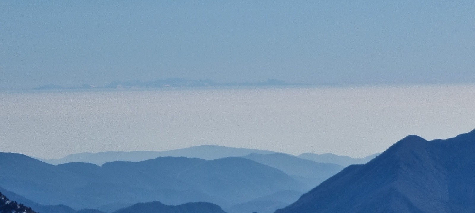 &nbsp;La Corse au loin