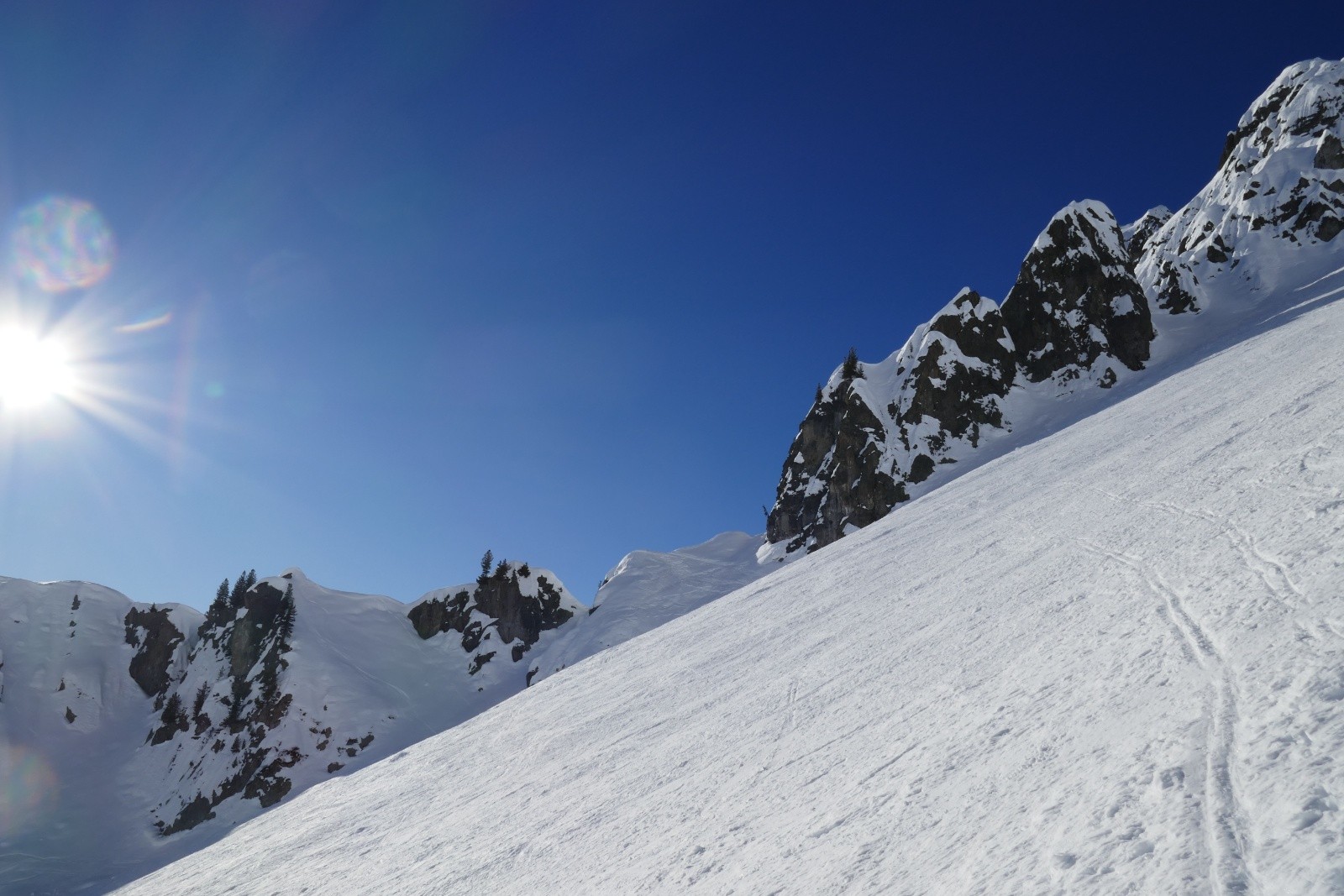 L'entrée de Luyé lé Balayé